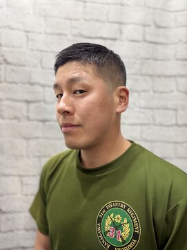 グレイスフル バーバープラチナム 六本木店(Graceful Barber platinum) ビジネスマンにおすすめフェードスタイル!