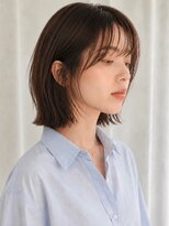 トリッカ シブヤ(TRICCA SHIBUYA)&nbsp;外ハネボブ/切りっぱなしボブ/アッシュブラウン/艶カラー
