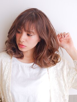 ムーン ティコブラーエ(moon tico brae) エアリーミディ/ショートパーマ/黒髪カタログ/ホワイトアッシュ