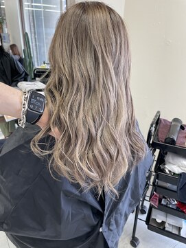 ノア(NOA by KENJE) エアータッチ ホワイトベージュ .