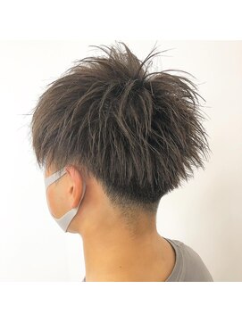 シャラク 羽広店(sharaku) ツーブロック刈り上げショート