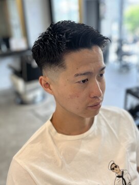 フランクスバーバーリザーブ 人形町店(FRANK’S BARBER RESERVE) アップバングショートスキンフェード　ｙ