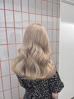 ペレ 渋谷(PELE)&nbsp;斜めバング/グレージュカラー/シルキーベージュ/渋谷/渋谷駅