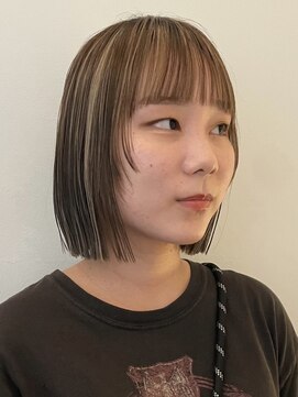 サンク 原宿 表参道(cinq) ショートボブハイライトカラーミルクティーベージュケアブリーチ