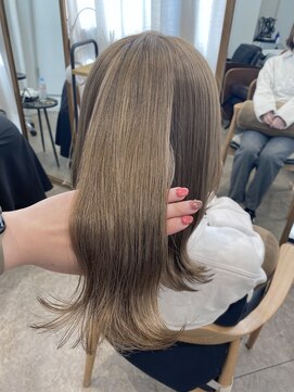 クエ(QUE) ミルクティーベージュ/ブリーチなしダブルカラー!横浜