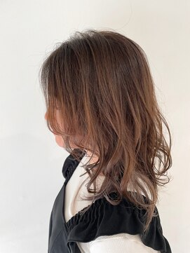 ロカ(Roca) ユルフワウェーブ×インナーカラー