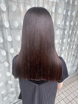 サリュー バイ イザ(Salut by IZA) ダークブラウンカラー似合わせカットセミロング
