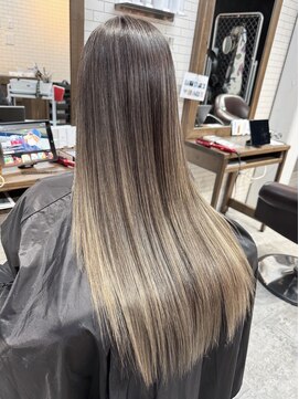 アミーゴ(AMIGO) バレイヤージュ×ホワイトベージュ