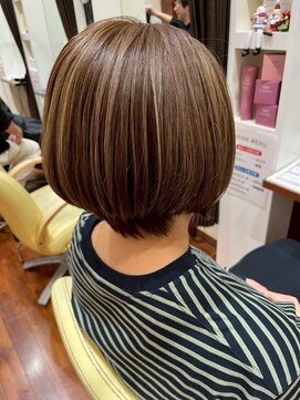 絶壁解消ダブルカラー似合わせカット立体感ふわふわボブ