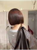 ぱっつりボブ/切りっぱなしボブ