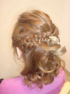 ヘアーメイク ナイス(Hair make NICE) 編み込みハーフアップ