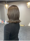 オリーブベージュ
