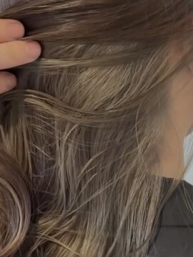 フレイムスヘアデザイン(FRAMES hair design) ブリーチ必須のインナーホワイトベージュ♪