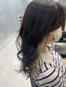 アイズ 本厚木(AIZU) ホワイトミルクティーイヤリングカラー