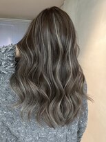 ヨロ 小岩(YOLO)&nbsp;ハイライトカラーミルクティーベージュケアブリーチダブルカラー