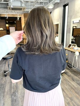 ハグ 横浜(HUG) オリーブベージュ＊くびれボブ