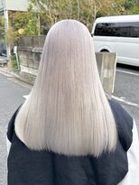 ブリーチダブルカラーホワイトカラーインナーカラー裾カラー艶髪