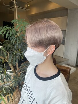 セプト 天神大名(SEPT.) ハンサムショート マッシュヘア ミルクティーベージュ ブリーチ