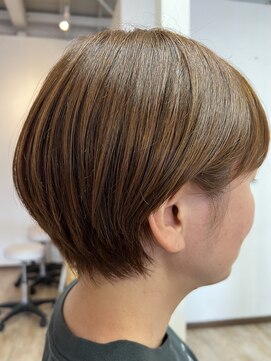 アンジェリーク(ANGELIQUE) 耳かけショートボブスタイル