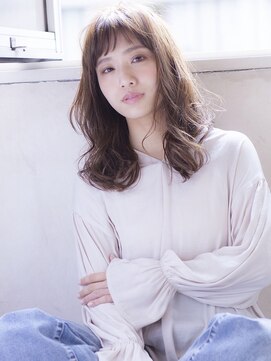 ジェニーバイメノン(JENNIE by Menon) レイヤーミディ ウェットヘア オリーブベージュ