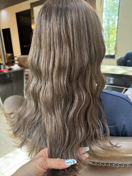 アウラ 砺波店(AULA) ミルクティーカラー