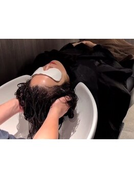 ヘッドスパは頑張る大人女子への健康投資！頭皮環境を整え、髪の土台から美しく、健康的な毎日を