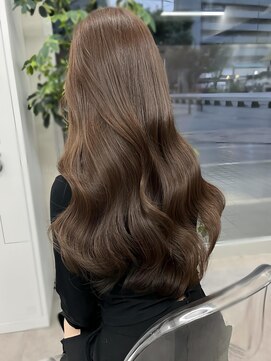 ティント 梅田(Tint) 【Yui】艶髪/ヘーゼルナッツベージュ(大阪梅田)