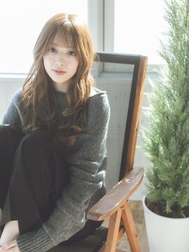 リノバイホヌア(Lino by hoNua.) ゆる巻き　ロング　レイヤー　ベージュカラー　20代　30代