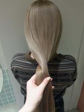 ウクク(UCUCU) White milktea beige