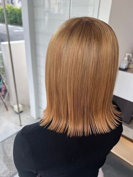 ビーズ ノイ(BEE´Z NEU) くびれヘア外はね 透明感8.24