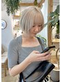 ミモザワークス ヘアアレンジ ショートのハイトーンカラー、ブリーチカラーも人気です♪