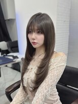 ロムーク 表参道(LOMKH)&nbsp;小顔ロングレイヤーカット顔周りシールエクステ透明感カラー