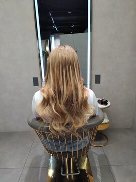 ニーナ ビューティーサロン(NINA Beauty Salon) ホワイトベージュ
