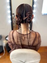 コマリ(comari)&nbsp;大人可愛い個性派ツインスタイル