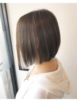 ナット(Nat)&nbsp;前下がりボブ×エメラルドヴィンテージカーキ