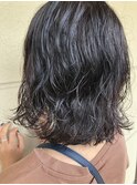 切りっぱなしボブ巻き髪パーマ