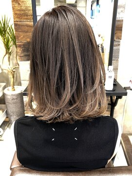 トルネード(TORNADO) 外国人風ウルフボブ ロブ ハイライトバレイヤージュ グレージュ