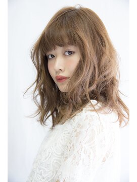 ビューティーアンドケアカロン(Beauty and Care CALON) 甘モードなヘーゼルベージュはメロウな艶感で潤いを上げる