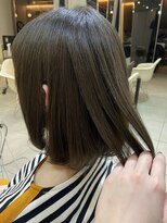 アクアオモテサンドウ(ACQUA omotesando)&nbsp;△ブリーチなしオリーブグレージュ顎下ボブヘア肩上ボブヘア