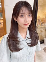 クシェル(kuschel) 似合わせカットx斜めバングxレイヤーカットxフェミニンロング