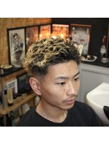 グラウンドタイガー(GROUNDTIGER)&nbsp;スパイラルパーマ×フェード