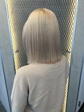 スリーバイベルベット(THREE...by velvet) 博多で人気のダブルカラー♪ブリーチカラー/ハイトーンボブ◎