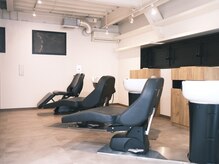 フルフラットのシャンプー台でおくつろぎください！