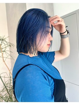 個性派"お洒落ハイトーンボブ"