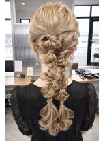 ストゥー(StueW.)&nbsp;パーティーヘアセット17/ヘアアレンジ/ブリーチ/レイヤー/ボブ