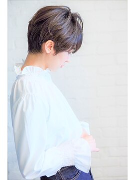 ラレイ(Lalei) 【Lalei】大人かわいい フェザー ショート 表参道