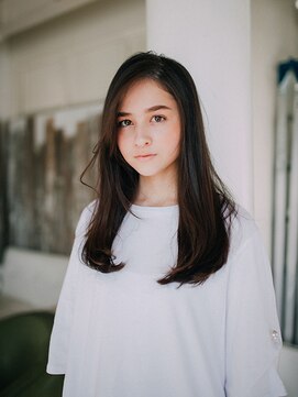 フローラビューティーヘアー(Flora Beauty Hair) ナチュラルロング/20代/30代/40代/50代/岡山/表町