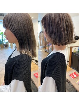 インビテーション(invitation) くびれシルエットの外ハネボブ