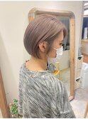 ピンクベージュ×ボブ
