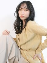 クーラ(Cura) コテ巻き風ゆるふわカールのミディアムヘア